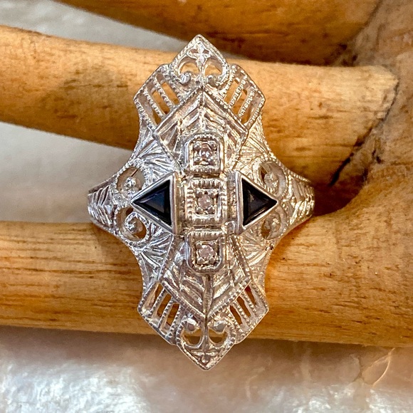 Superb Vintage Sterling Silver Diamond and Sapphire Cocktail Ring - Picture 2 of 5